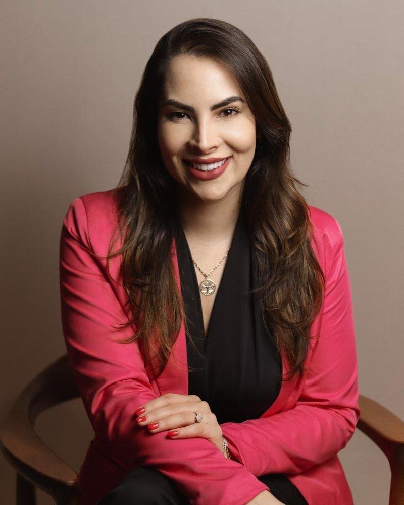 Dra. Bruna Carbonari Massafra, cirurgiã-dentista da Odontologia Lydora
